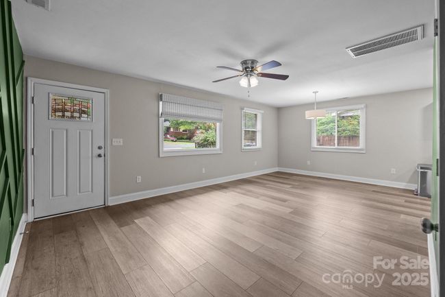 5008 Unaka Ave, House other with 3 bedrooms, 2 bathrooms and null parking in Charlotte NC | Image 4