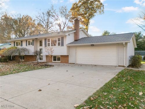 10921 Dot Avenue Ne, Alliance, OH, 44601 | Card Image