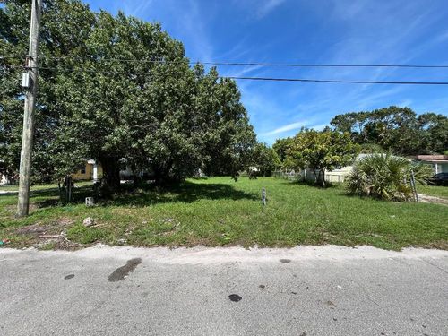 312 N 18th St, Fort Pierce, FL, 34950-3891 | Card Image