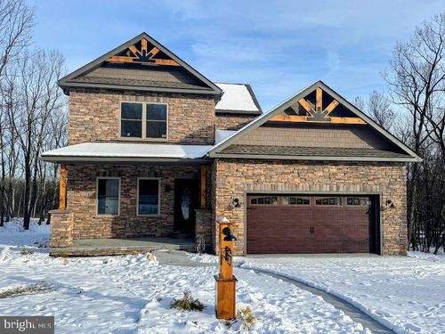 107 S Honeysuckle Dr, Hazle Township, PA, 18202-4400 | Card Image