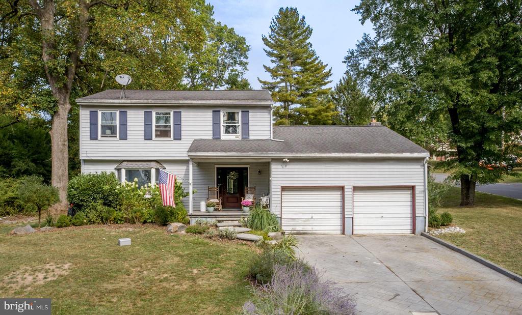 Alexander Ave, Lambertville, NJ 08530