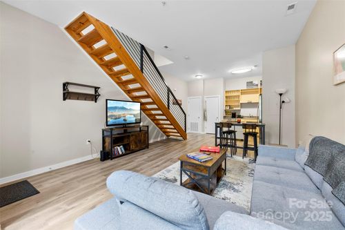 3239 Wesley Ave, Charlotte, NC, 28205-1668 | Card Image