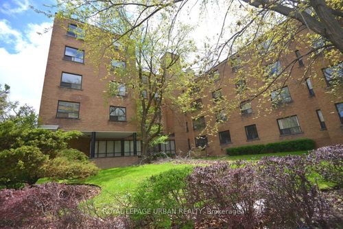 401-2400 Bathurst St, Toronto, ON, M6B2Y7 | Card Image