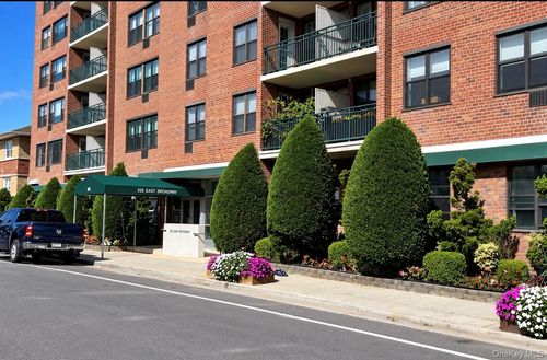 2d-333 E Broadway, Long Beach, NY, 11561 | Card Image