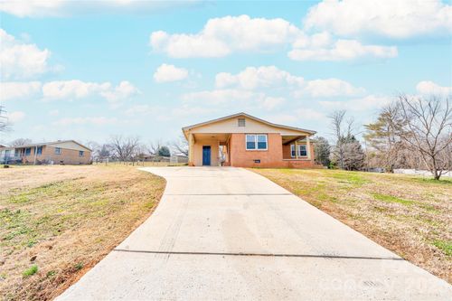 108 W Debby Dr, Shelby, NC, 28152-8000 | Card Image