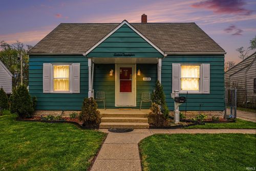 1624 College St, South Bend, IN, 46628-3013 | Card Image