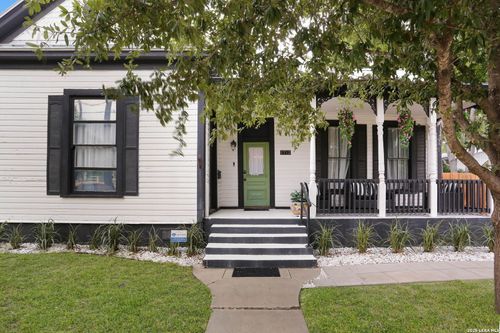 1712 N Pine St, San Antonio, TX, 78208-1145 | Card Image