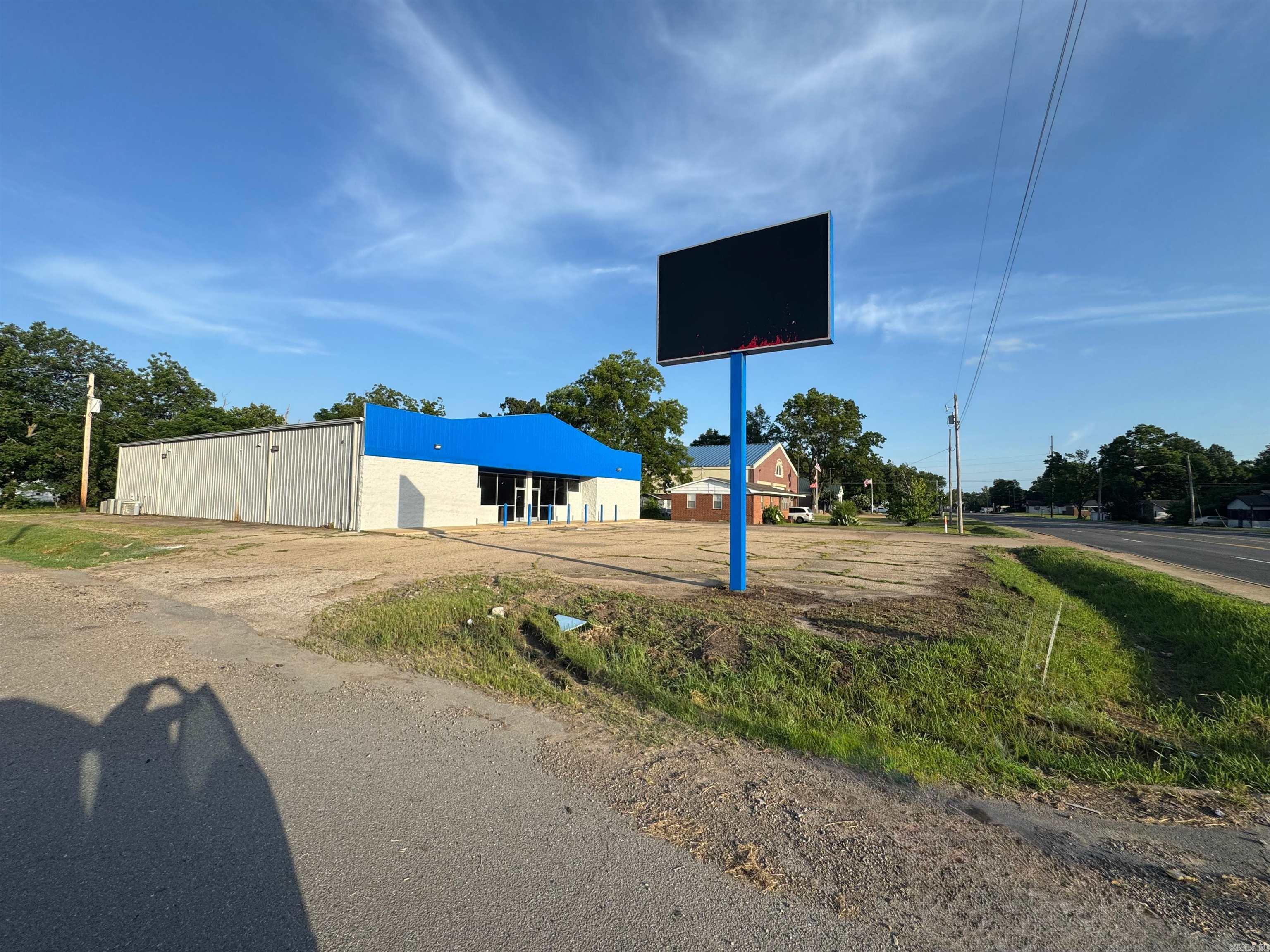 Commercial Sale in Brinkley 2