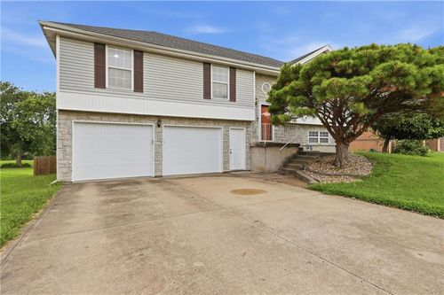 14512 Bristol Ave, Grandview, MO, 64030-4100 | Card Image