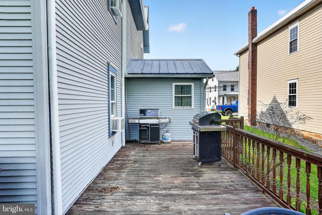 Residential in BEAVER SPRINGS 5