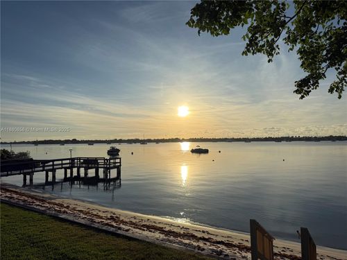 apt-1806-5600 N Flagler Dr, West Palm Beach, FL, 33407-2651 | Card Image