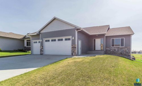5312 S Chinook Ave, Sioux Falls, SD, 57108-2588 | Card Image