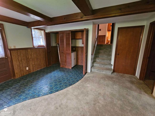 View towards the Laundry and Dry Bar | Image 15