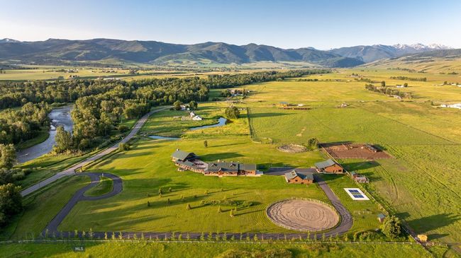 1021 Gateway South Rd, Home with 7 bedrooms, 7 bathrooms and null parking in Gallatin Gateway MT | Image 26
