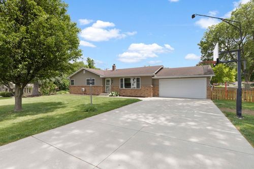 2103 Delcy Dr, Rockford, IL, 61107-1578 | Card Image