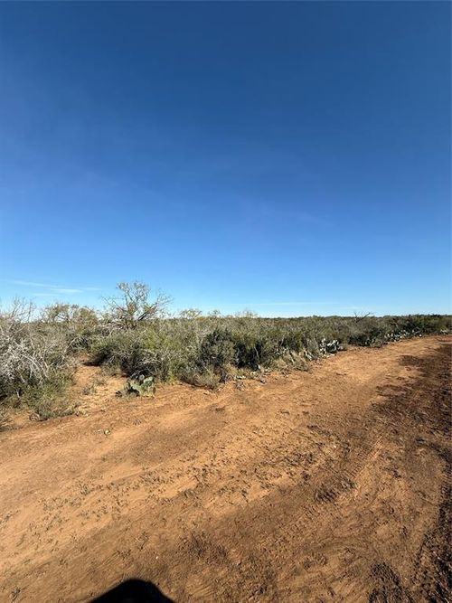 4 County Road 300, Jourdanton, TX, 78026 | Card Image