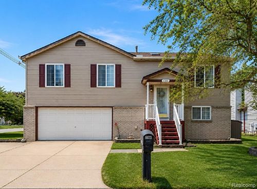 1786 Daisey Ln, Westland, MI, 48186-8628 | Card Image