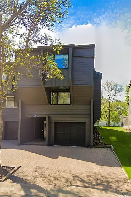 35 Quincy Dr, Regina, SK, S4S6L7 | Card Image