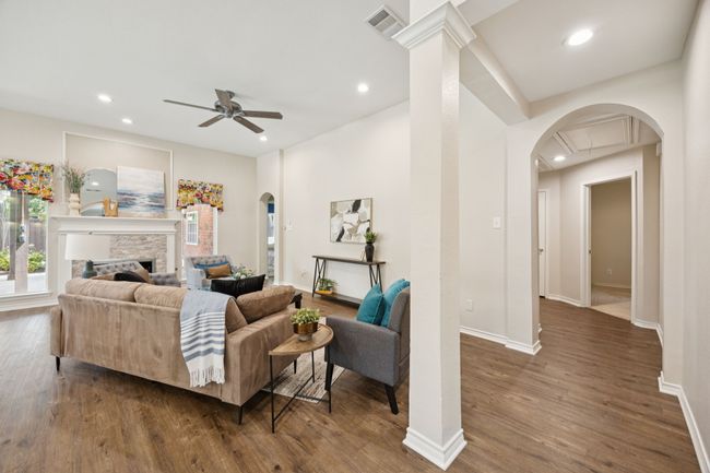 2001 Elm Creek Ln, House other with 3 bedrooms, 2 bathrooms and null parking in Flower Mound TX | Image 6