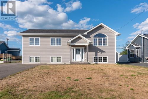 28 Rutan St, Gander, NL, A1V0C2 | Card Image