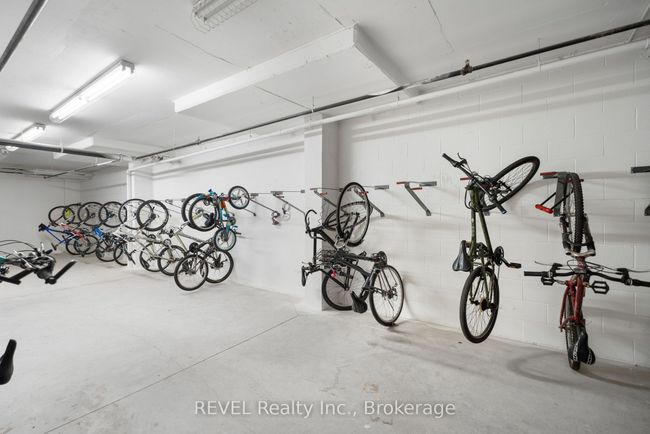 410 - 16 Concord Pl, Condo with 2 bedrooms, 1 bathrooms and null parking in Grimsby ON | Image 35