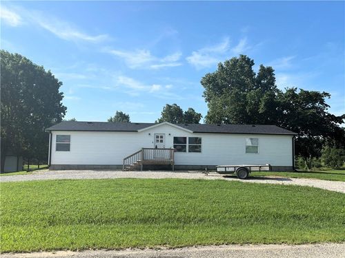 325 Lakeview Dr, Burlington, KS, 66839-9044 | Card Image