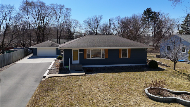 602 Ballantyne Ln Ne, House other with 5 bedrooms, 2 bathrooms and null parking in Spring Lake Park MN | Image 38