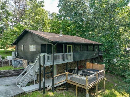 1635 S Mountain View Road, Sevierville, TN, 37876 | Card Image