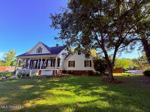 704 Ball Ave, Tylertown, MS, 39667-2210 | Card Image