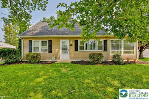 1236 Whitehall Ave, EASTON, PA, 18045-5621 | Card Image