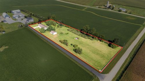 221 Vermont Ave, Clarence, IA, 52216-9311 | Card Image