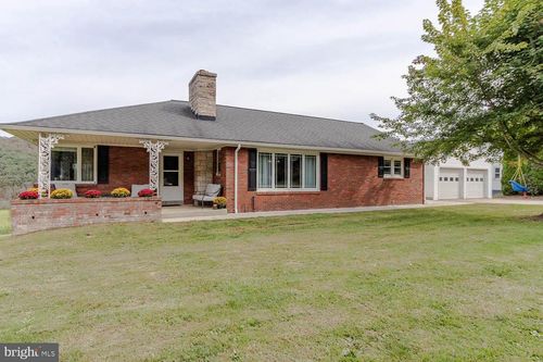 1227 Locke Mountain Rd, HOLLIDAYSBURG, PA, 16648-9119 | Card Image