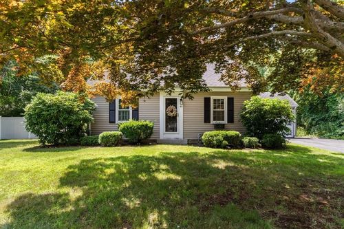 40 Washington St, Abington, MA, 02351-2627 | Card Image