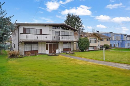 5320 Spruce St, Burnaby, BC, V5G1Y6 | Card Image