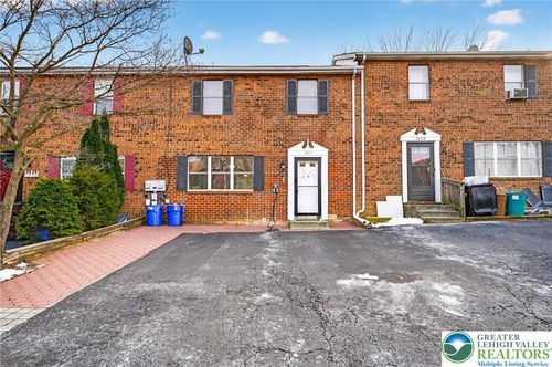 1654 Angela Dr, Bethlehem, PA, 18017-3270 | Card Image