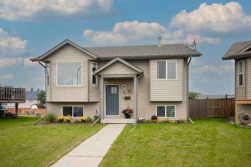 10 Hansen Close, Sylvan Lake, AB, T4S2P1 | Card Image