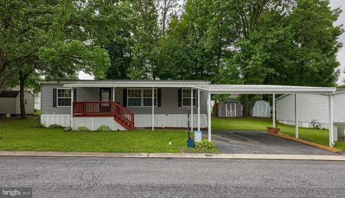 17 Spruce Ln, Manchester, PA, 17345-1318 | Card Image