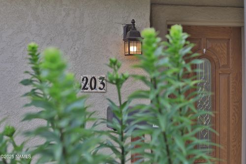 203 W Gilmore St, Winslow, AZ, 86047-2611 | Card Image