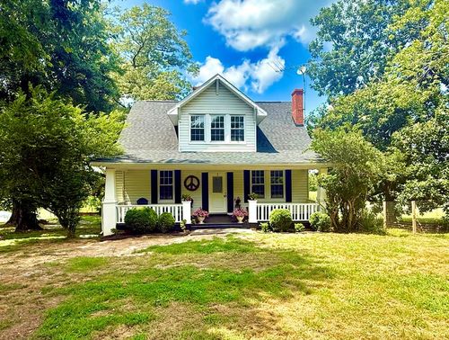 4012 Farmville Rd, Farmville, VA, 23901-5904 | Card Image