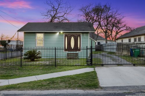 223 Lancaster, San Antonio, TX, 78214-1051 | Card Image