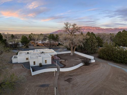 1105 Salamanca St Nw, Los Ranchos, NM, 87107-5625 | Card Image