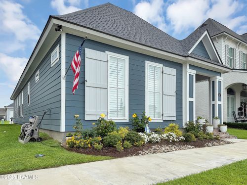 337 Bozeman Trl, Scott, LA, 70583-4258 | Card Image