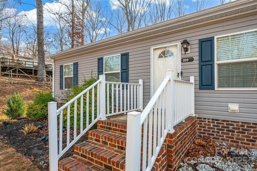 209 Sailwinds Rd, Mooresville, NC, 28115-7161 | Card Image
