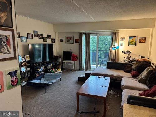 303-27303 Valley Run Dr, WILMINGTON, DE, 19810-1950 | Card Image