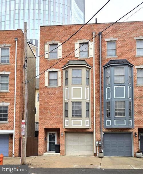 628 S 27th St, PHILADELPHIA, PA, 19146-2302 | Card Image