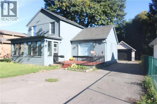 6525 O'Neil St, Niagara Falls, ON, L2J1M9 | Card Image