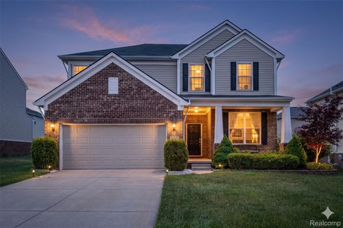 29926 Autumn Gold Dr, New Hudson, MI, 48165-8128 | Card Image
