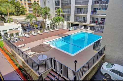 332-201 178th Dr, Sunny Isles Beach, FL, 33160-2829 | Card Image