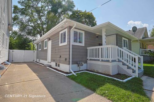 1515 Beech St, Saginaw, MI, 48602-2819 | Card Image