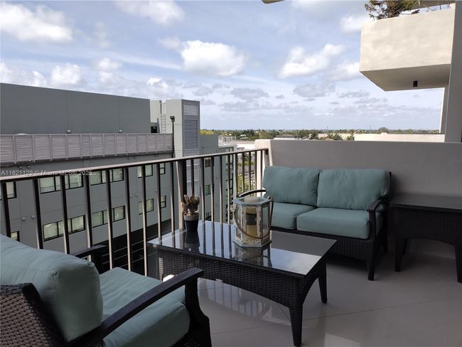 APT-706 - 575 Crandon Blvd, Condo with 2 bedrooms, 2 bathrooms and null parking in Key Biscayne FL | Image 11